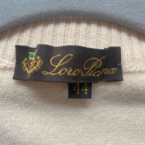 Like new ~ luxury soft sweater